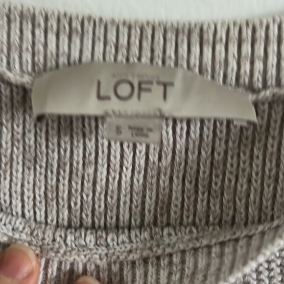 100% cotton knit sweater in a cream / soft white from Loft - Picture 4 of 6